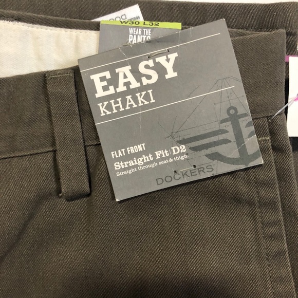 Dockers D2 flat front khaki size 30x32 - Picture 3 of 5